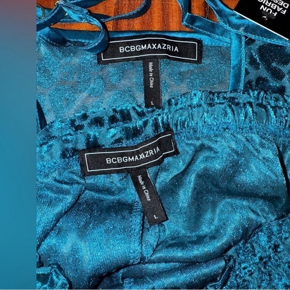 BCBGMaxAzria Blue Leopard Print Sleepwear Set - Picture 2 of 3